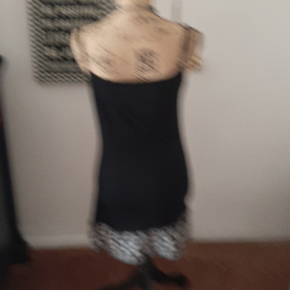 Dress - Picture 3 of 4